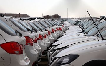 قیمت روز محصولات ایران خودرو و سایپا / قیمت پژو پارس ۲ برابر کوییک شد + جدول
