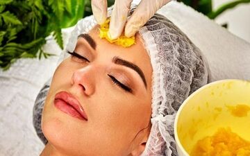 
با این میوه پاییزی برای پوست خود ماسک بسازید