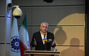 
استفاده از ظرفیت بازار بورس راهی در جهت پویایی اقتصاد کرمانشاه است





