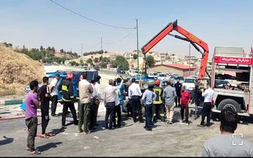 سه مصدوم بر اثر واژگونی خودرو نیسان وانت در شهرک صدرا کرمانشاه