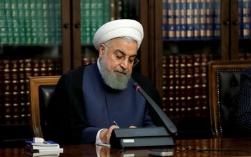 
نایب رئیس مجلس از ارسال نامه «روحانی» برای اصلاح بودجه به مجلس خبر داد