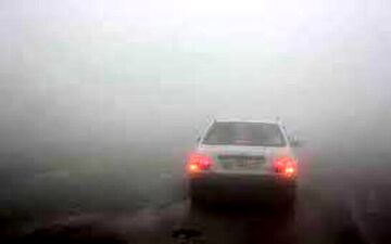 بارش برف در محور هراز/جاده های استان تهران لغزنده است