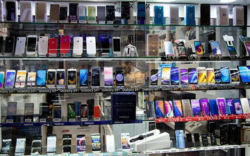 قیمت گوشی‌های سامسونگ، شیائومی و آیفون یکشنبه ۲۴ مهر ۱۴۰۱ + جدول