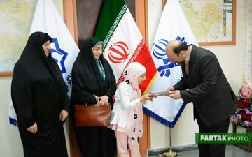 تجلیل مدیر کل صداوسیما کرمانشاه از اسرا جلیلیان‌معین هنرمند و گزارشگر نوجوان فرتاک‌نیوز