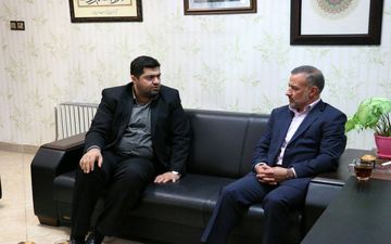 در مقابل مردانگی های وصف ناپذیر رزمندگان در جنگ تحمیلی، عمل اینجانب ناچیز است