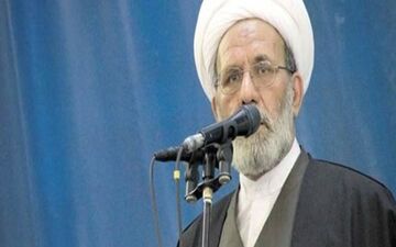 یکی از پیام‌های عاشورا ولایت‌مداری است