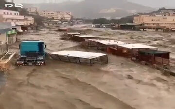 فیلم/ سیل وحشتناک دیروز در جازان عربستان