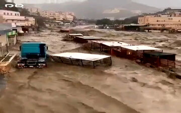 فیلم/ سیل وحشتناک دیروز در جازان عربستان
