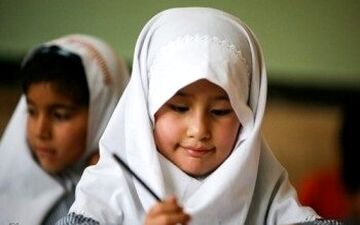 گروه‌هایی از اتباع غیرمجاز که می‌توانند در مدرسه تحصیل کنند