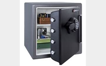 ربودن خانم کارمند صرافی برای کشف رمز گاوصندوق !