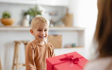 بهترین هدایا برای نوزادان و کودکان؛ ایده‌هایی جذاب و مفید
