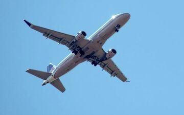 ویدئویی از لحظه سقوط هواپیمای مسافربری در برزیل!