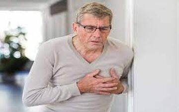 درد قفسه سینه: از حمله قلبی تا رفلکس اسید، علل و راه‌حل‌های این عارضه