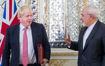 تیپ عجیب و غریب وزیر امور خارجه انگلیس در دیدار با ظریف