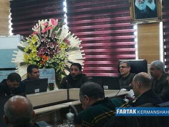 نشست هم اندیشی اصناف و بازاریان کرمانشاه با مدیرکل سازمان صنعت، معدن و تجارت