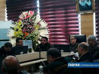 نشست هم اندیشی اصناف و بازاریان کرمانشاه با مدیرکل سازمان صنعت، معدن و تجارت