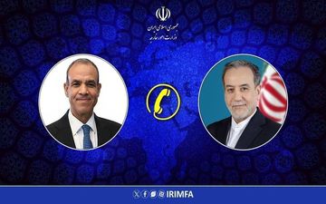 گفت وگوی وزیران خارجه ایران و مصر درمورد روابط دوجانبه، تحولات منطقه‌ای و بین‌المللی