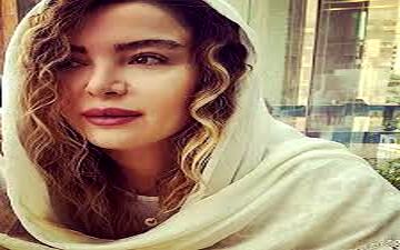 پوشش جالب مهرناز افلاکیان؛ بازیگر تئاتر و سینما