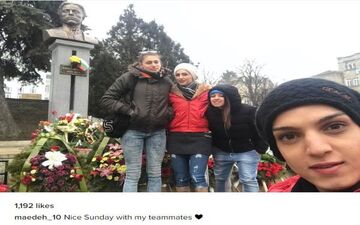 سلفی بازیکنان زن لژیونر والیبال ایران با هم تیمی هایشان در بلغارستان!
