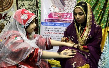 آئین افتتاحیه‌ سیزدهمین نمایشگاه سراسری صنایع دستی همدان به روایت تصویر