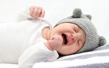 از کجا بفهمیم نوزادمان کم کاری تیروئید دارد یا نه؟