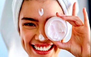 به پوست چرب هم باید مرطوب کننده زد؟

