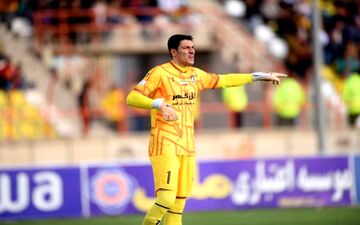 معادلات پیچیده برای جانشین بیرانوند؛ پرسپولیس منتظر گل‌گهر برای انتقال بعدی