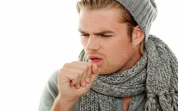 سرفه اذیتت میکنه؟ بیا تا سه ضدسرفه طبیعی ومعجزه آسا را بهت معرفی کنم !