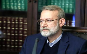 پیام لاریجانی به مناسبت ۲۹ فروردین: ارتش در مقابله با کرونا گره‌گشای مشکلات بوده است