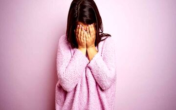 اعتیاد به خودارضایی چیست؟| به چه کسی معتاد به خودارضایی میگویند؟