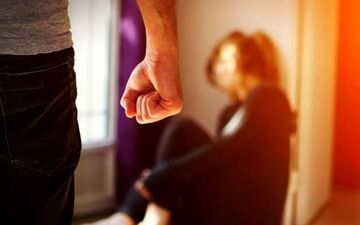 تجاوز ناباورانه به خانم متاهل در پارکینگ مرکز تجاری تهران