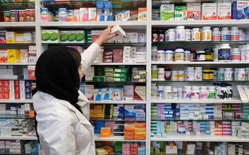 پایان ۳ سال انتظار؛ قرارداد بیمه‌ها با داروخانه‌ها اصلاح شد
