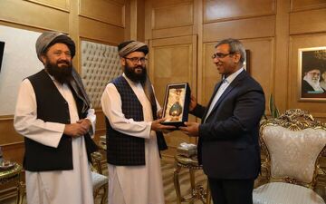استاندار خراسان رضوی با سرپرست کنسولگری افغانستان در مشهد دیدار کرد