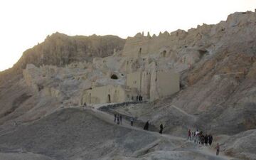 بازدید از قلعه چهل دختران زابل را از دست ندهید
