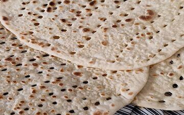 نان تافتون به روش نانوایی رو این طوری درست کن!