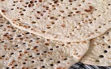 نان تافتون به روش نانوایی رو این طوری درست کن!