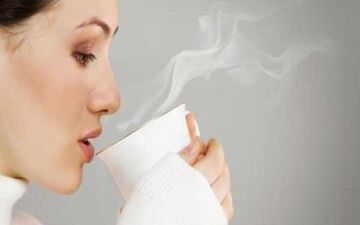 مزایای نوشیدن آب گرم در روز