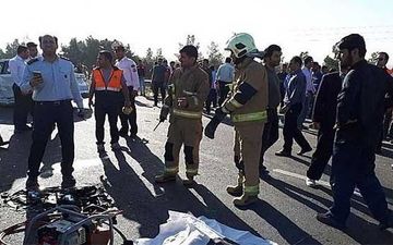 تصادف دو خودرو و یک موتورسیکلت 18 کشته و زخمی در پی داشت!