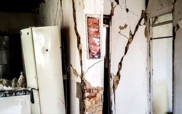 کمک‌های شهرداری تهران به مناطق زلزله زده تا ساعت ۱۷ امروز به منطقه می‌رسد
