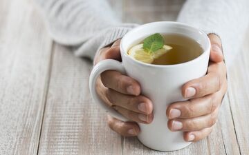 
با بهترین نوشیدنی‌ها برای رفع طبیعی سنگ کلیه آشنا شوید