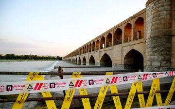 نجات پر اضطراب خانواده چهار نفره از غرق شدگی در پل خواجو + ویدئو