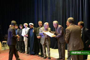 آیین بزرگداشت استاد صمد امیریان شاهنامه‌پژو و نویسنده در روز معلم 