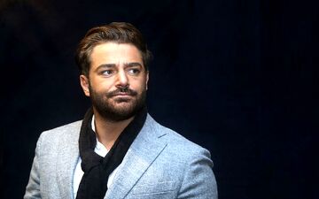 هجوم عجیب طرفداران محمدرضا گلزار دراکران خصوصی آینه بغل + فیلم
