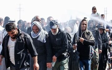زوار اربعین از «چفیه» استفاده کنند| مردان لباس آستین کوتاه نپوشند

