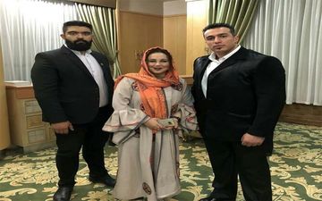 تیپ متفاوت «بهنوش بختیاری» به همراه بادیگاردهایش! + عکس