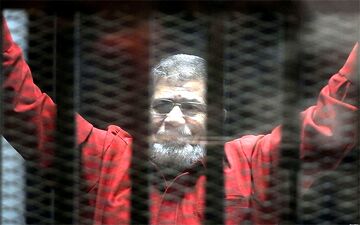 «محمد مرسی» هنگام جلسه محاکمه درگذشت