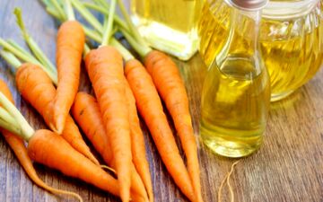 ۷ روش مؤثر استفاده از روغن هویج برای داشتن موهایی زیباتر