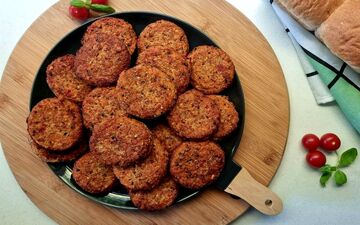 طرز تهیه آکراس؛ فلافل آفریقایی خوشمزه با طعمی خاص