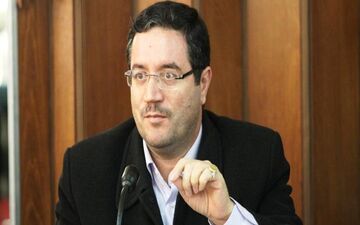 رضا رحمانی: با توزیع اختیارات باید بر جنگ اقتصادی غلبه کنیم