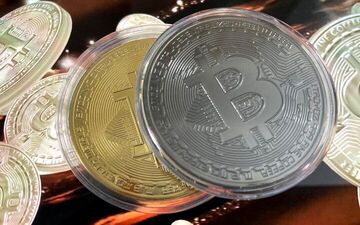 بیت‌کوین بالای سطح ۹۰ هزار دلار تثبیت شد